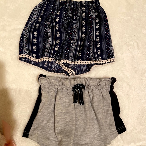 2 for $4🌈 3 for $5 short for 3 years old - Picture 1 of 1